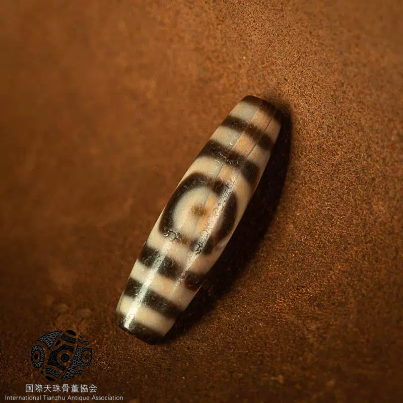 チベット▪朱砂三眼天珠